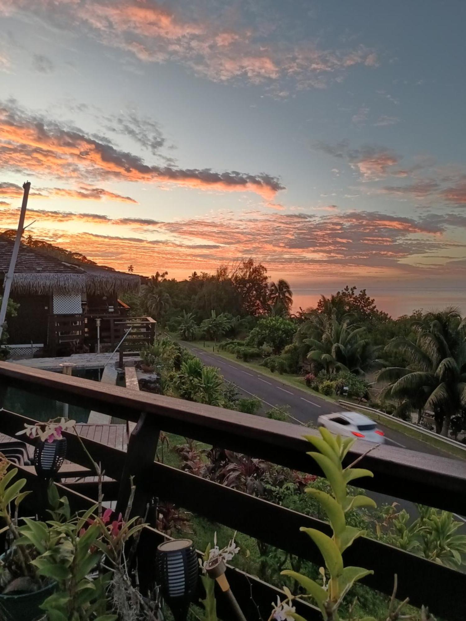 Tehuarupe Surf Studio 2 Haapiti Exterior foto