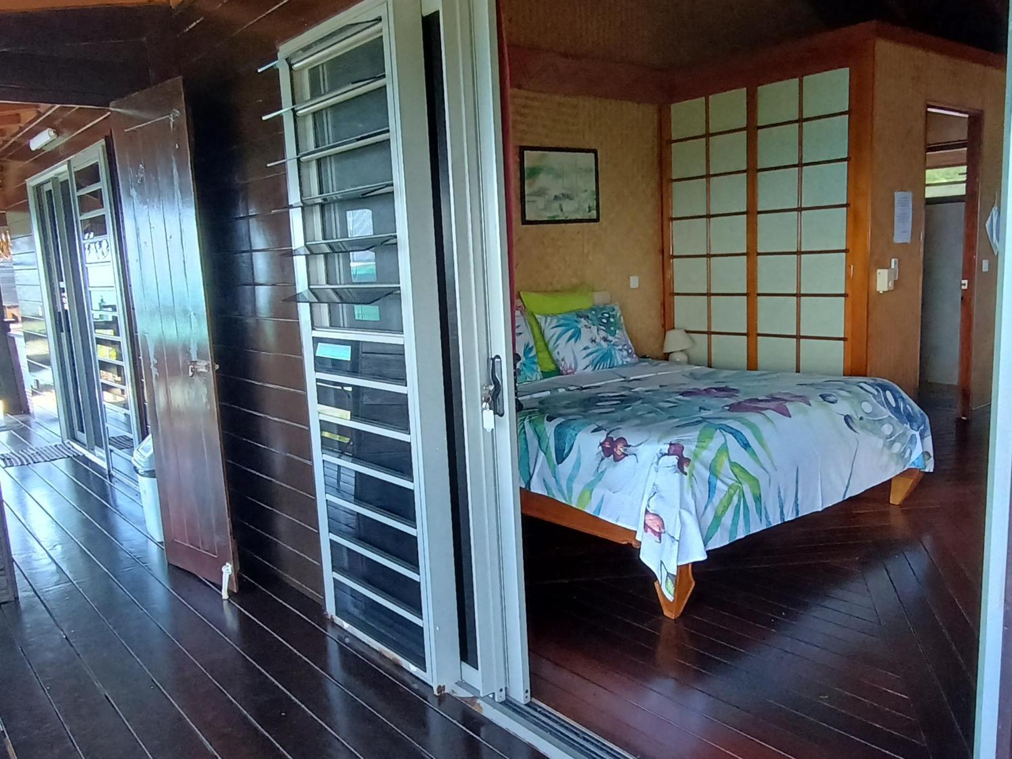 Tehuarupe Surf Studio 2 Haapiti Exterior foto